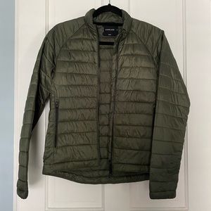 EVERLANE lightweight olive green puffer jacket